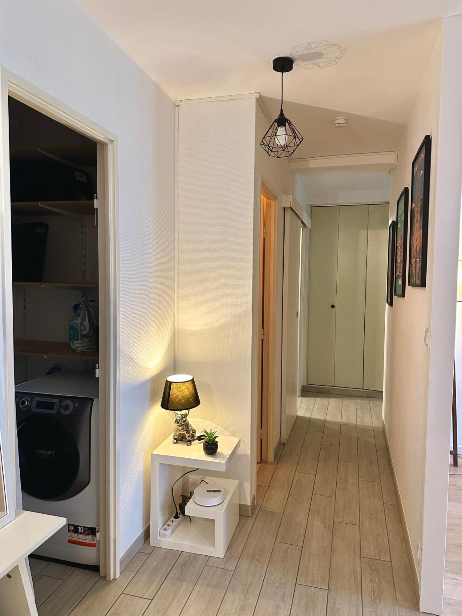 Apartamento Le Beau Hugo Mainvilliers  Exterior foto